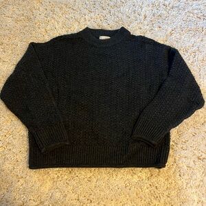 Universal Thread Textured Crewneck Sweater